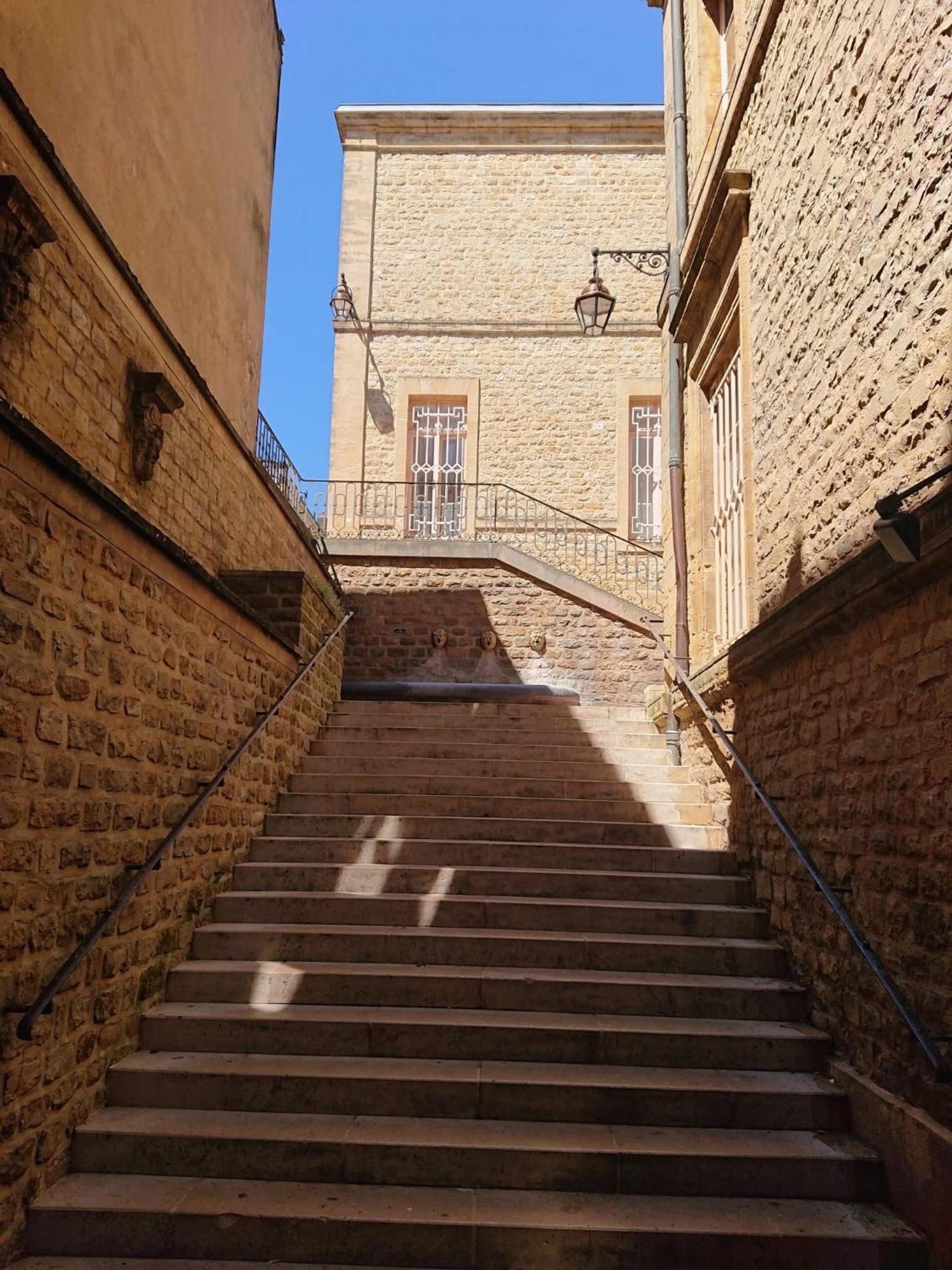 Le Petit Ardennais Charleville-Mézières Exterior foto